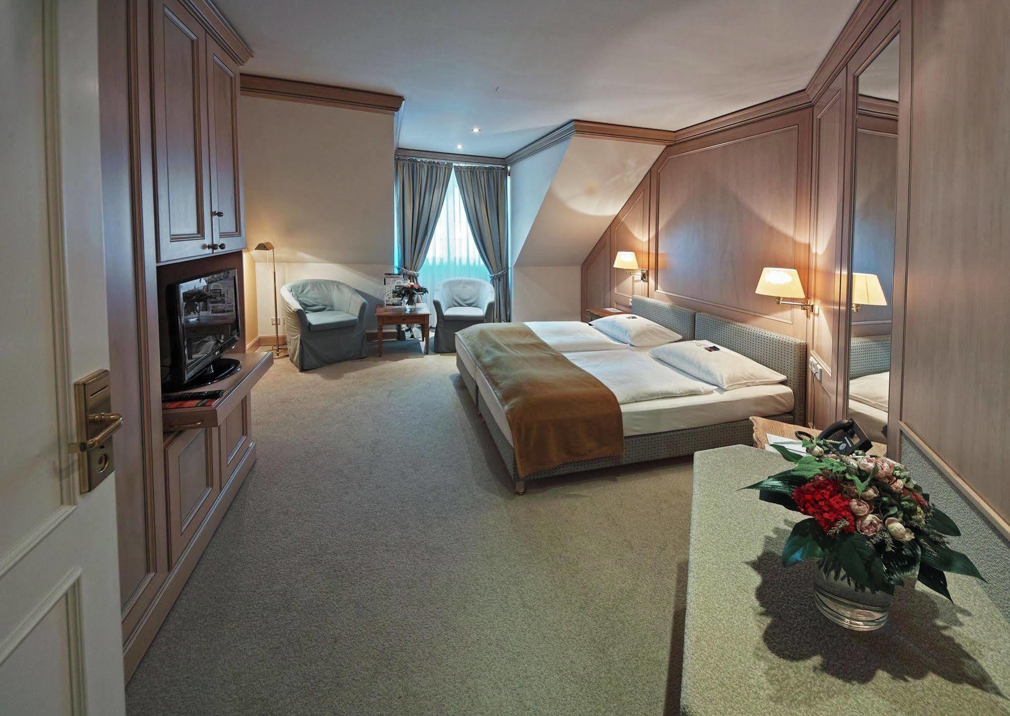 Hotel Hofgut Georgenthal Hohenstein Esterno foto